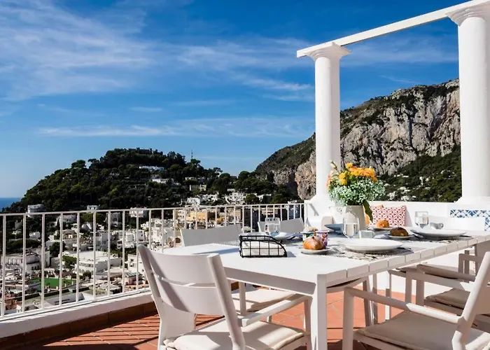 Casa Luna Caprese